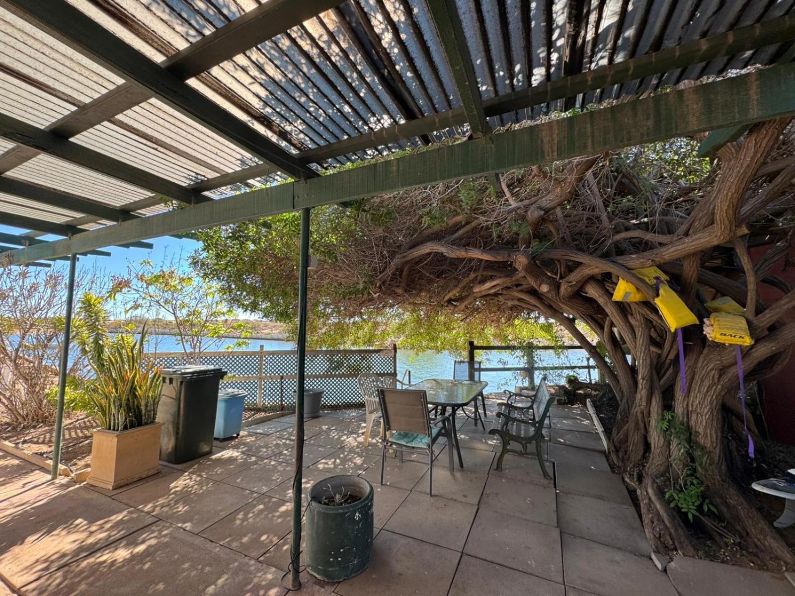 Pelican Point Waterfront Resort Formerly Carnarvon Beach Retreat Exterior foto