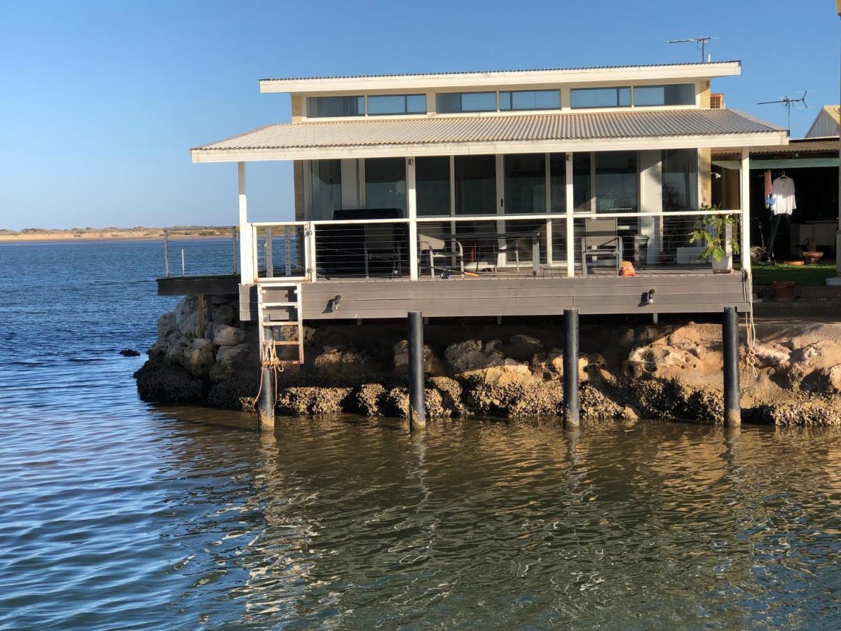 Pelican Point Waterfront Resort Formerly Carnarvon Beach Retreat Exterior foto